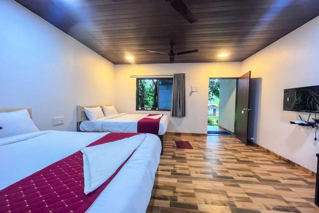 Mangozzz Magical World Hotel Panvel Exterior photo